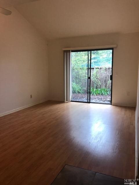 Foto principal - 19 Redwood Ct