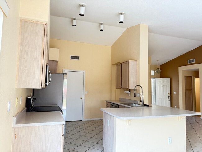 Building Photo - 7283 W Tina Ln