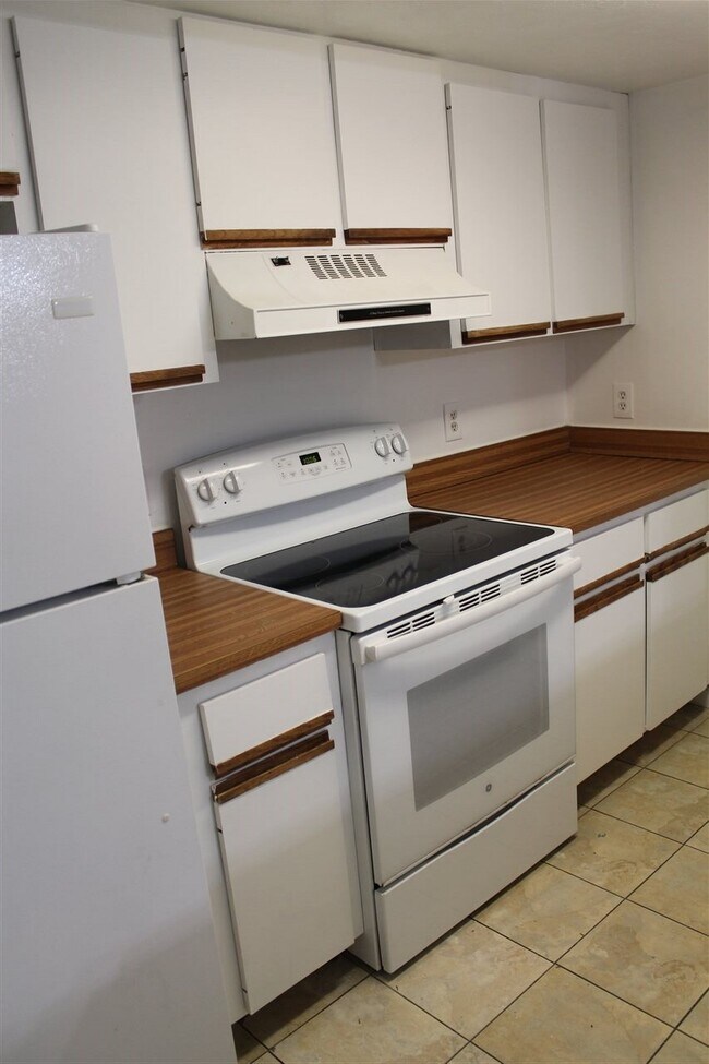 Building Photo - 3601 Windjammer Ln
