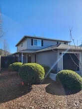 Building Photo - 357 NE Cooper Ln
