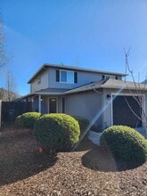 Building Photo - 357 NE Cooper Ln