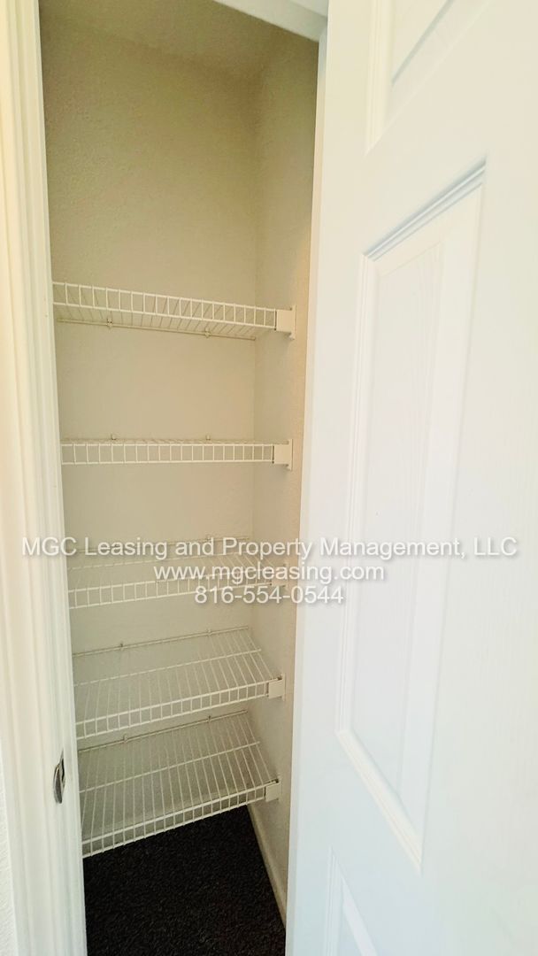 Foto del edificio - 3 bedroom Duplex with unique floor plan for rent in the Northland