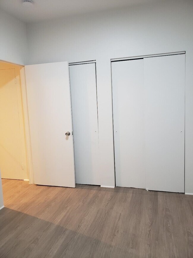 Foto del edificio - 135 Van Wagenen Ave