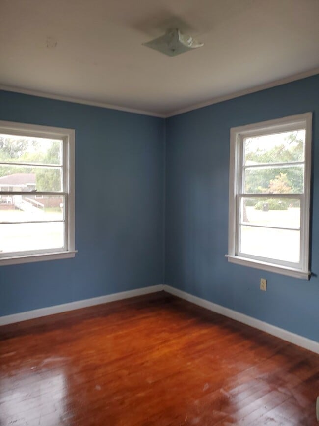 Building Photo - 108 Celia Dr