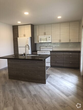 Building Photo - 425 N Kainalu Dr