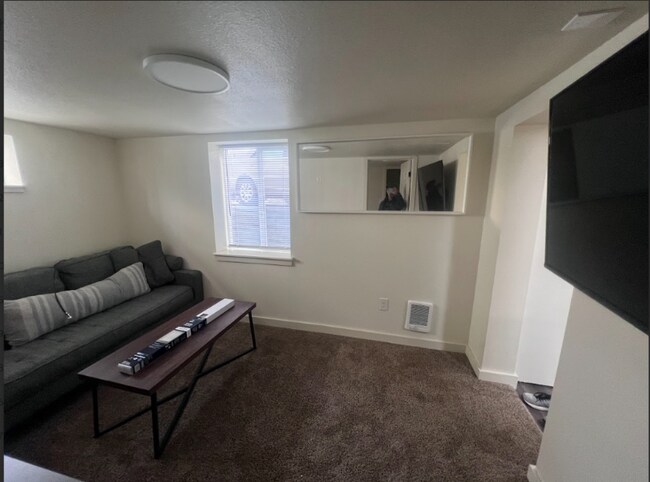 Foto del edificio - 1206 Gregory Way