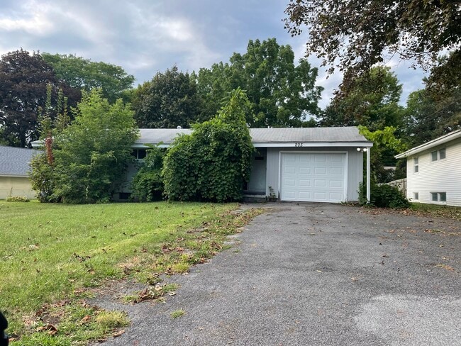 Building Photo - 205 Pine Grove St