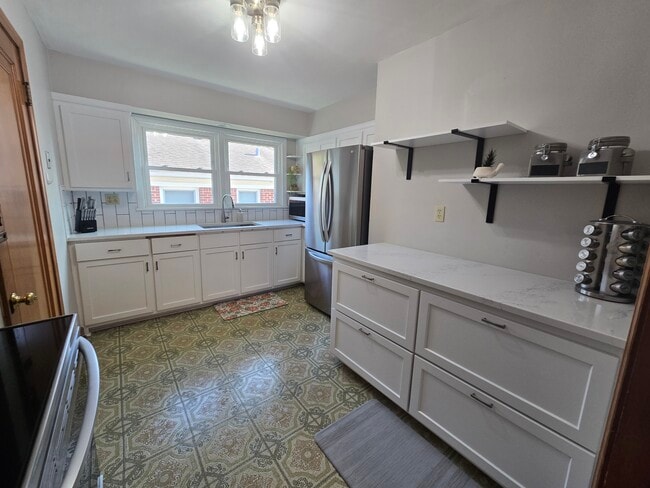 Kitchen-2 - 2111 N 84th St