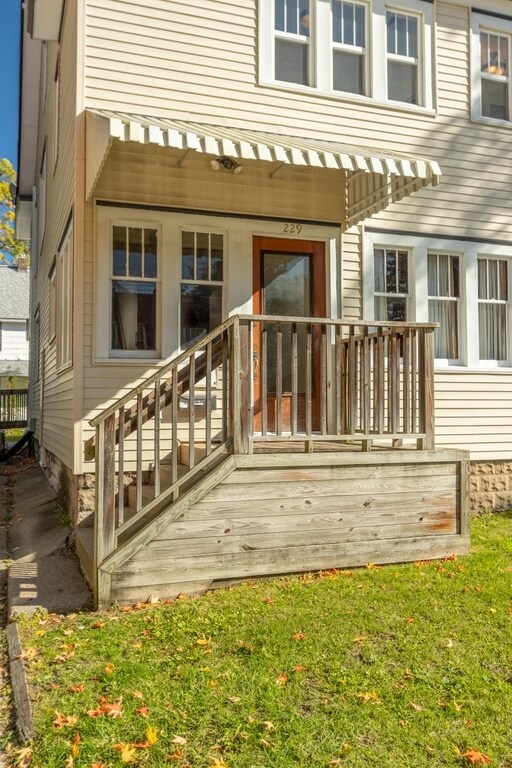 Building Photo - 229 S Bingham St