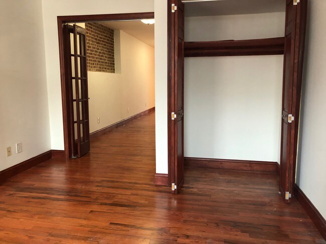 Foto del edificio - 5-19-19 47th Rd