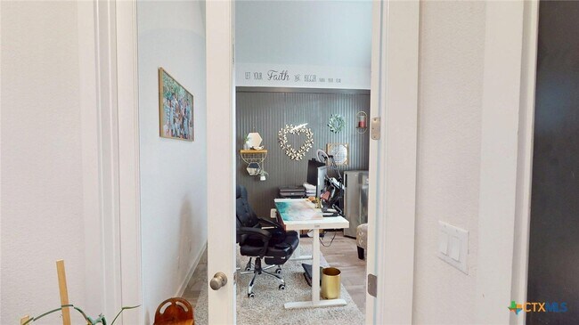 Foto del edificio - 244 Heartleaf Rd