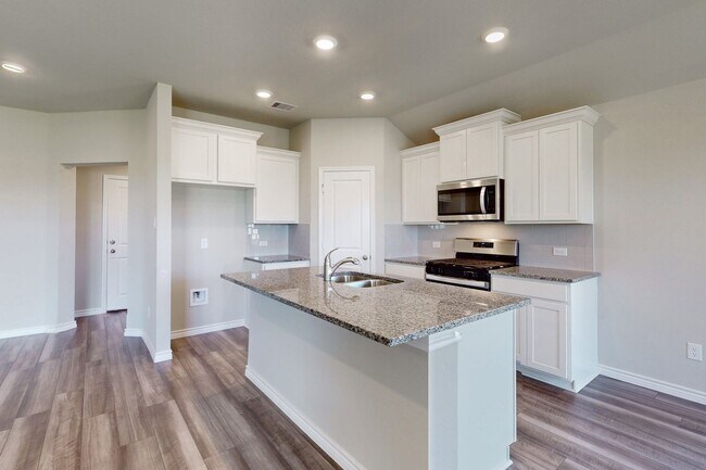 Foto del edificio - 3 Bedrom 2 bath with a 2 car garage in Sou...