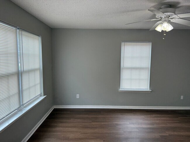 Foto del edificio - 2510 Barnesdale Wy