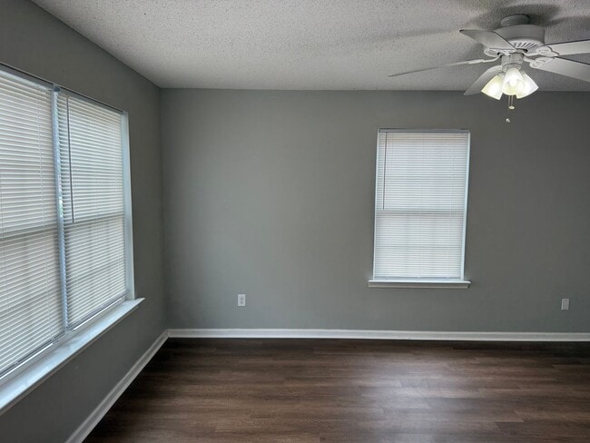 Building Photo - 2510 Barnesdale Wy