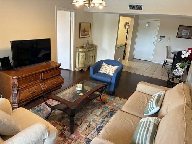 Foto del edificio - 480 NW 20th St