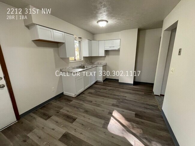 Foto del edificio - Two bedroom one bathroom townhouse for rent