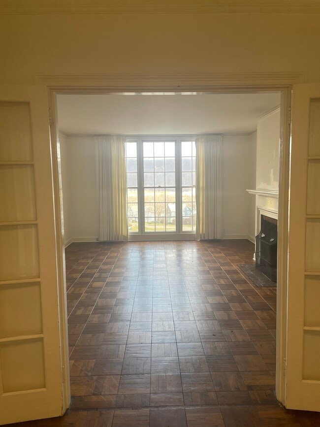 Foto del edificio - 136 High Rd