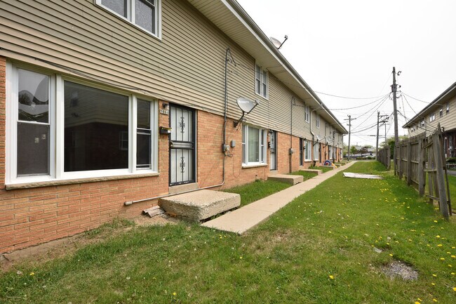 Building Photo - 5149 N 91st St