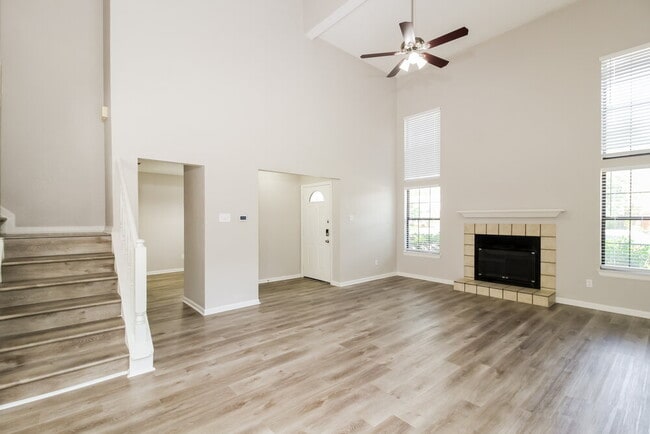 Building Photo - 414 Kirkwood Dr