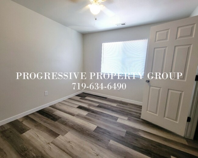 Building Photo - 803 S Logan Ave