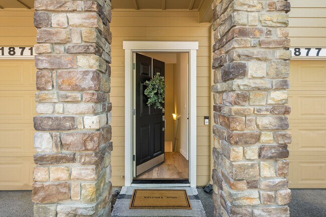 Building Photo - 2Bd/2Ba Issaquah Condo