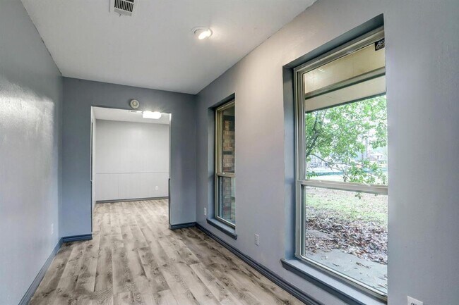Foto del edificio - 10407 Fairview Dr