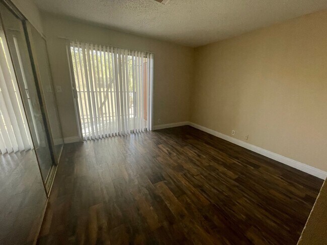 Building Photo - Cute 2bed/2bath Condo