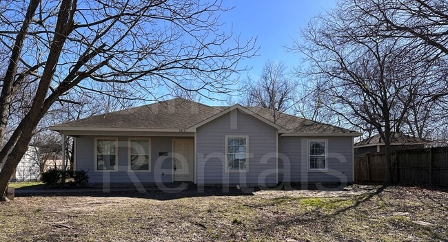 Building Photo - 1817 Hemphill St