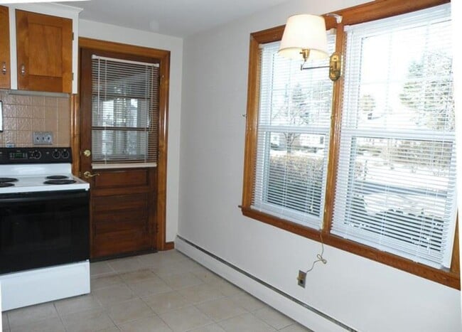 Building Photo - Delightful Single Family Riverton Home
