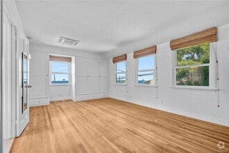 Building Photo - 275 Diamond St