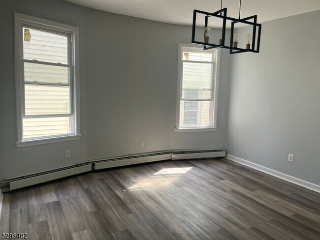 Foto del edificio - 173 Johnson Ave