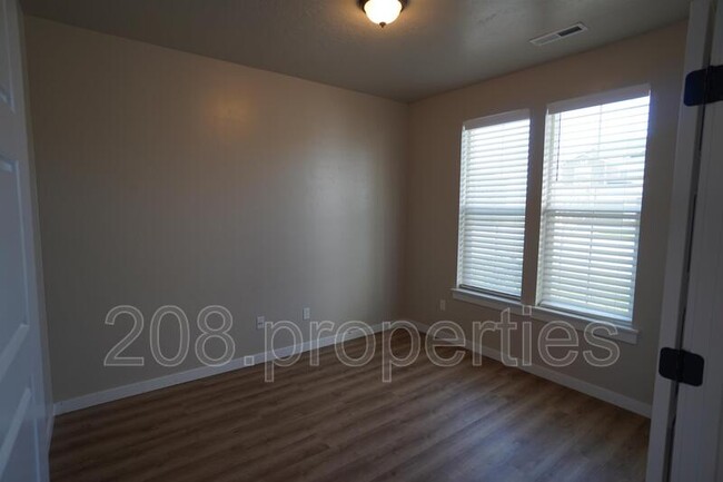 Building Photo - 6798 Memory Ln