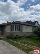 Building Photo - 1619 11th Pl