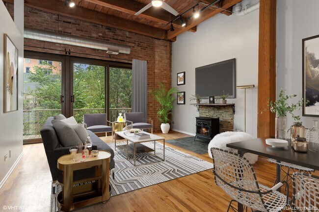 Building Photo - 14 N Sangamon St