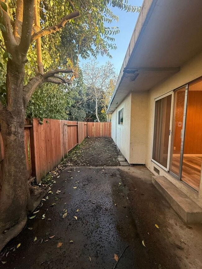 Building Photo - MOVE IN SPECIAL $500 OFF FIRST MONTH RENT ...