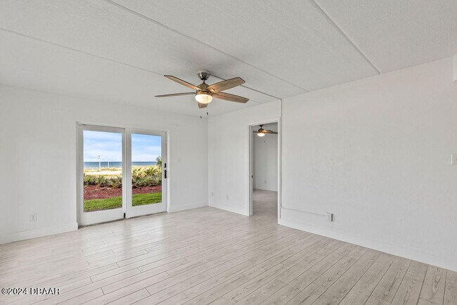 Foto del edificio - 2730 Ocean Shore Blvd