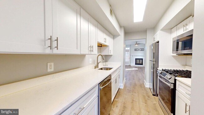 Foto del edificio - 2011 N Oakland St