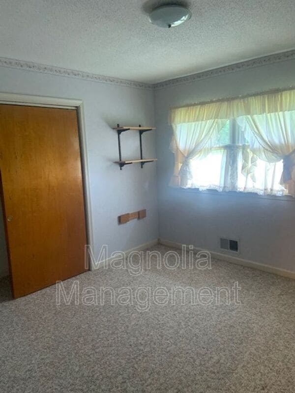 Building Photo - 545 Rocky Ford Rd