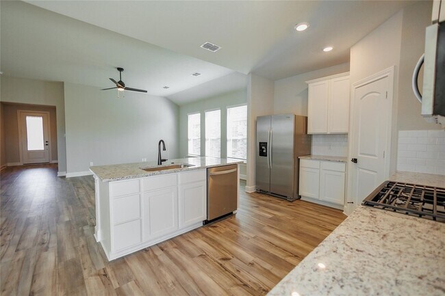 Foto del edificio - 613 Harbor Oaks Dr