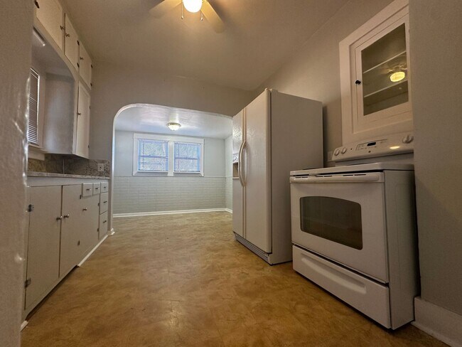 Foto del edificio - 407 E 5th St
