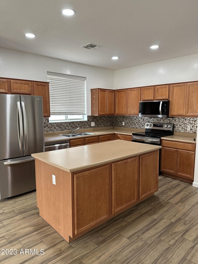 Building Photo - 11960 N 147th Ln