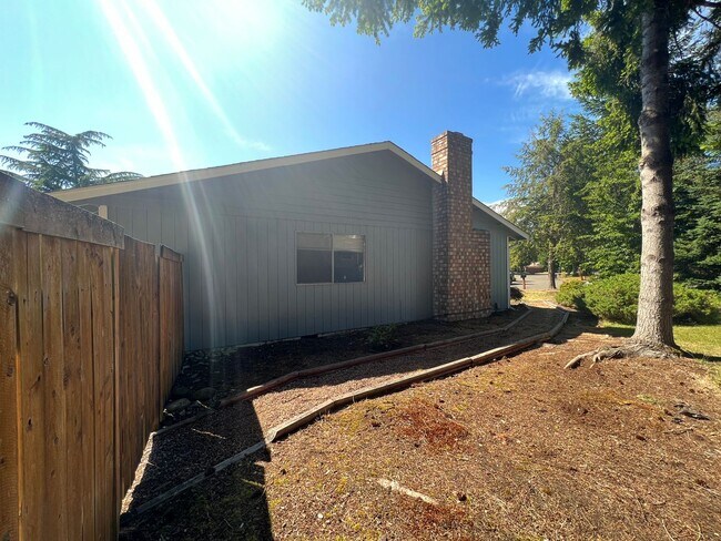 Building Photo - 14724 27th Ave E