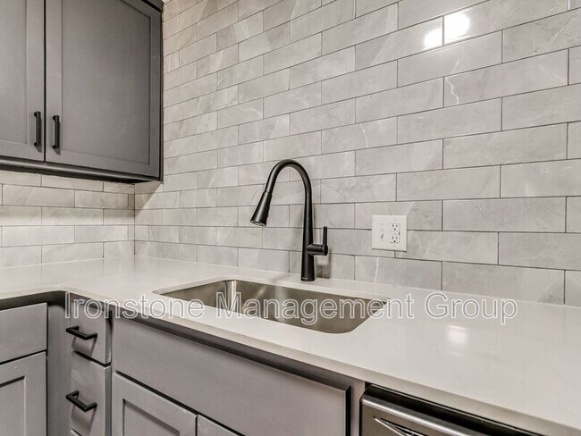 Foto del edificio - 4505 E 31st St