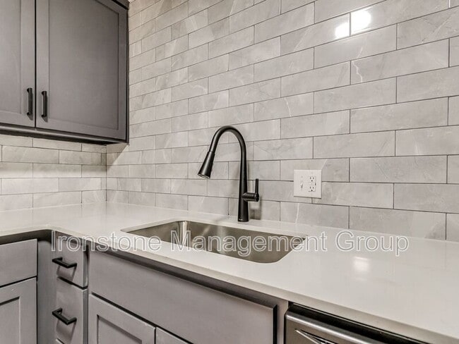 Foto del edificio - 4511 E 31st St