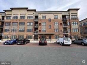 Building Photo - 2903 Bleeker St