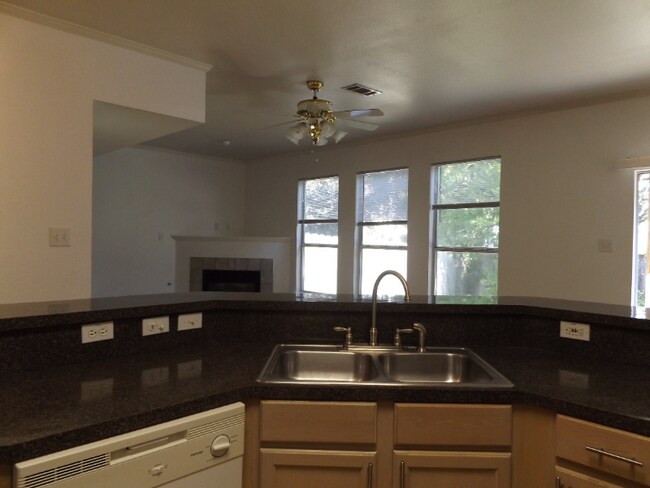 Building Photo - 2909 Whisper Oaks Ln