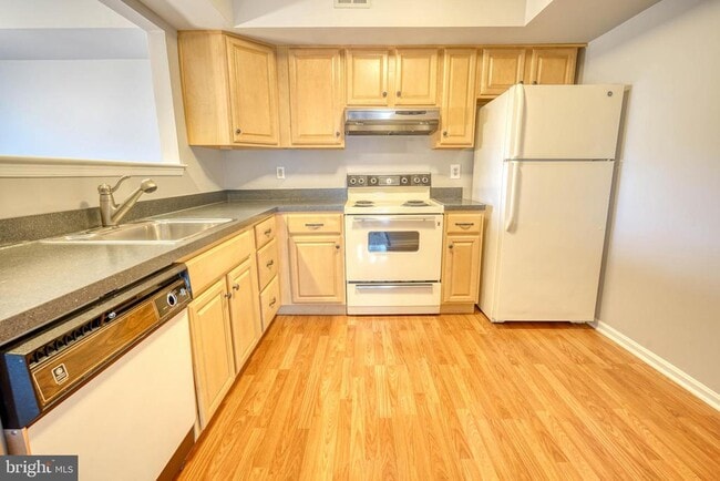 Foto del edificio - 166 Woodlake Dr