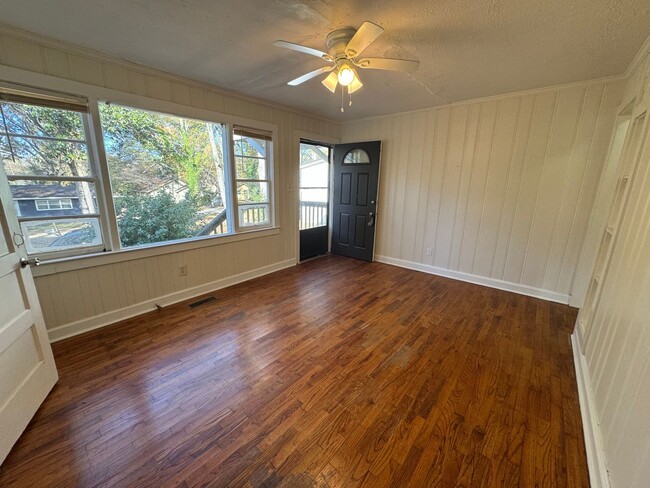 Foto del edificio - 2/1 House in East Rome with bonus room- $995