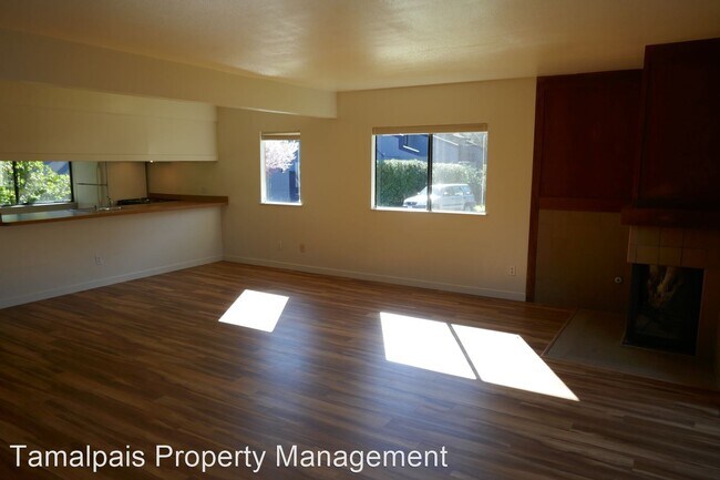 Building Photo - 3 br, 2.5 bath House - 73 Mitchell Drive