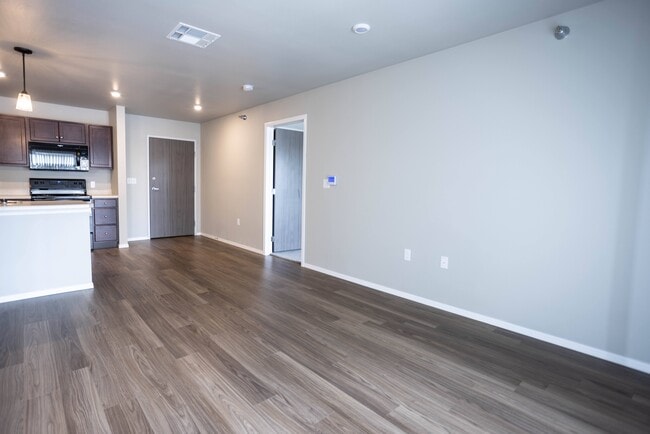 Building Photo - Riverbend Townhomes